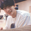 h y u n j i n .
