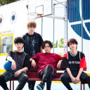 4人