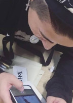 隣の君 。