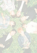 8 人 暮 ら し