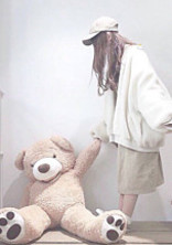 平 野 さ ん の 彼 女 は 岸 担 で す 。