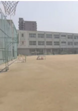 放課後の校庭を走る君がいた。