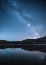 夜空の向こうで。