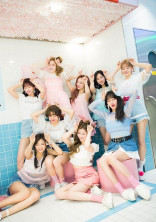 TWICE&