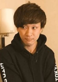 死なないで...お願い...。