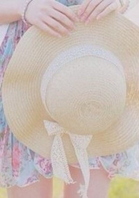 麦わら帽子の女の子