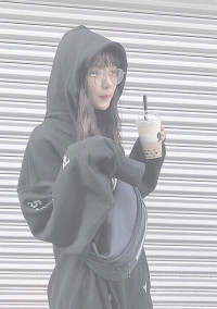 す の の 紅 一 点 は は っ ぴ が ー る