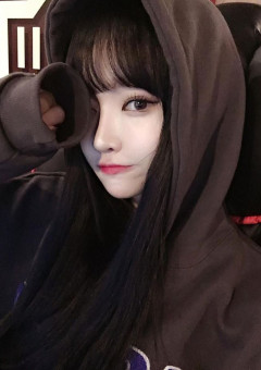 指 名 手 配 犯 は ト ッ プ モ デ ル で し た .