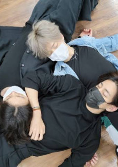 いけぇメン同士の三角関係は大変そうですッッ