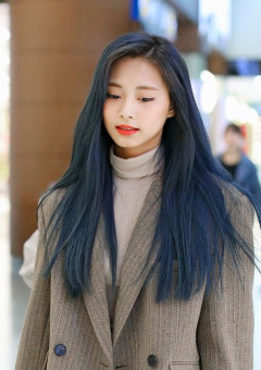 ナルシ社長と美人秘書