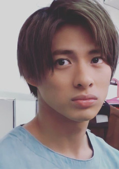 君 が い る 世 界 .