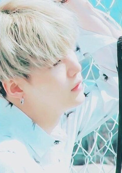 天才作家の小説を完結させようとしたらヒロインが自分だった件について