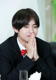 私たちInstagramのDMで知り合いました。