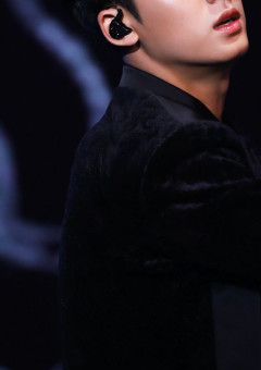 　　家  庭  教  師  は  担  任