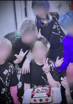 人間じゃない彼奴(あらすじ(概要)見てください)