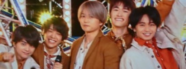 青色🍄黄色いなにふぁむさんの壁紙画像