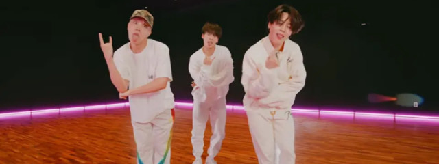 鈴チロ🐱🐹➰ ジミンしか勝たん!いやいや勝たんわけない!さんの壁紙画像